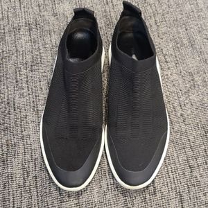 Via Spiga mesh knit blk pull on sneakers